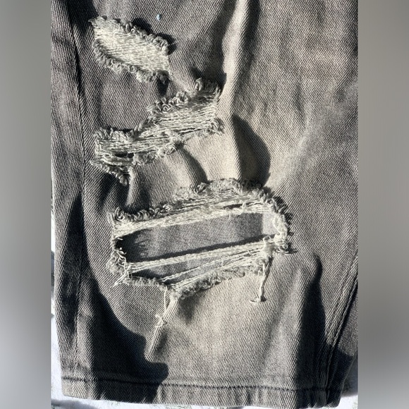 ASOS Design Denim Shorts - Picture 2 of 4